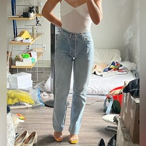 SOLD DO NOT BUY Vintage Levi’s 501 light wash tag w26l30